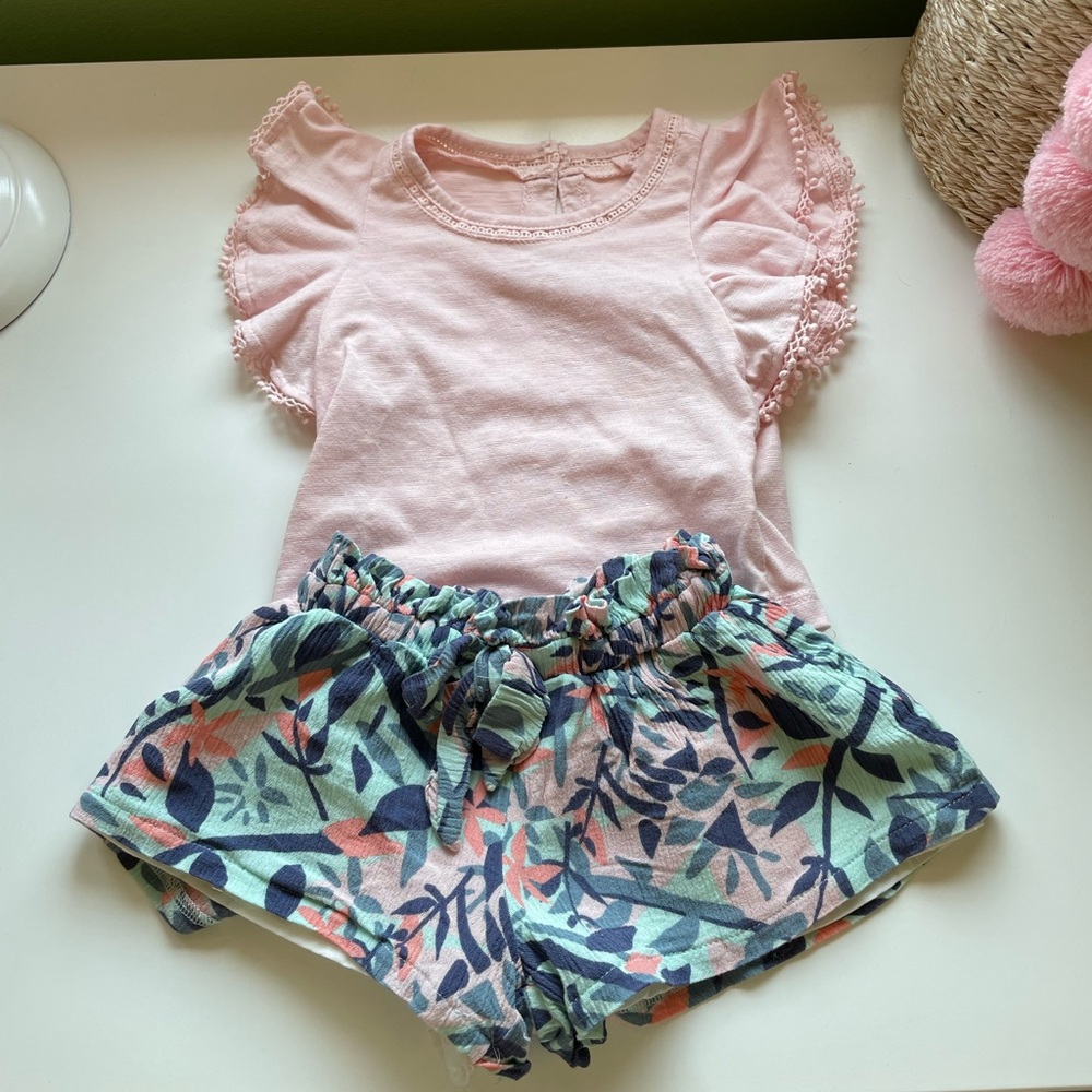 Jessica Simpson 2 piece outfit! 🌴